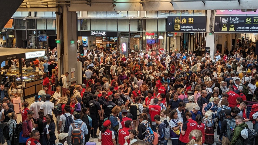 Paris'te Olimpiyat açılışı öncesi ulaşım sistemine saldırı